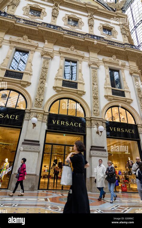 versace via vittorio emanuele vestiti|Versace Restoration Shop Galleria Vittorio Milan .